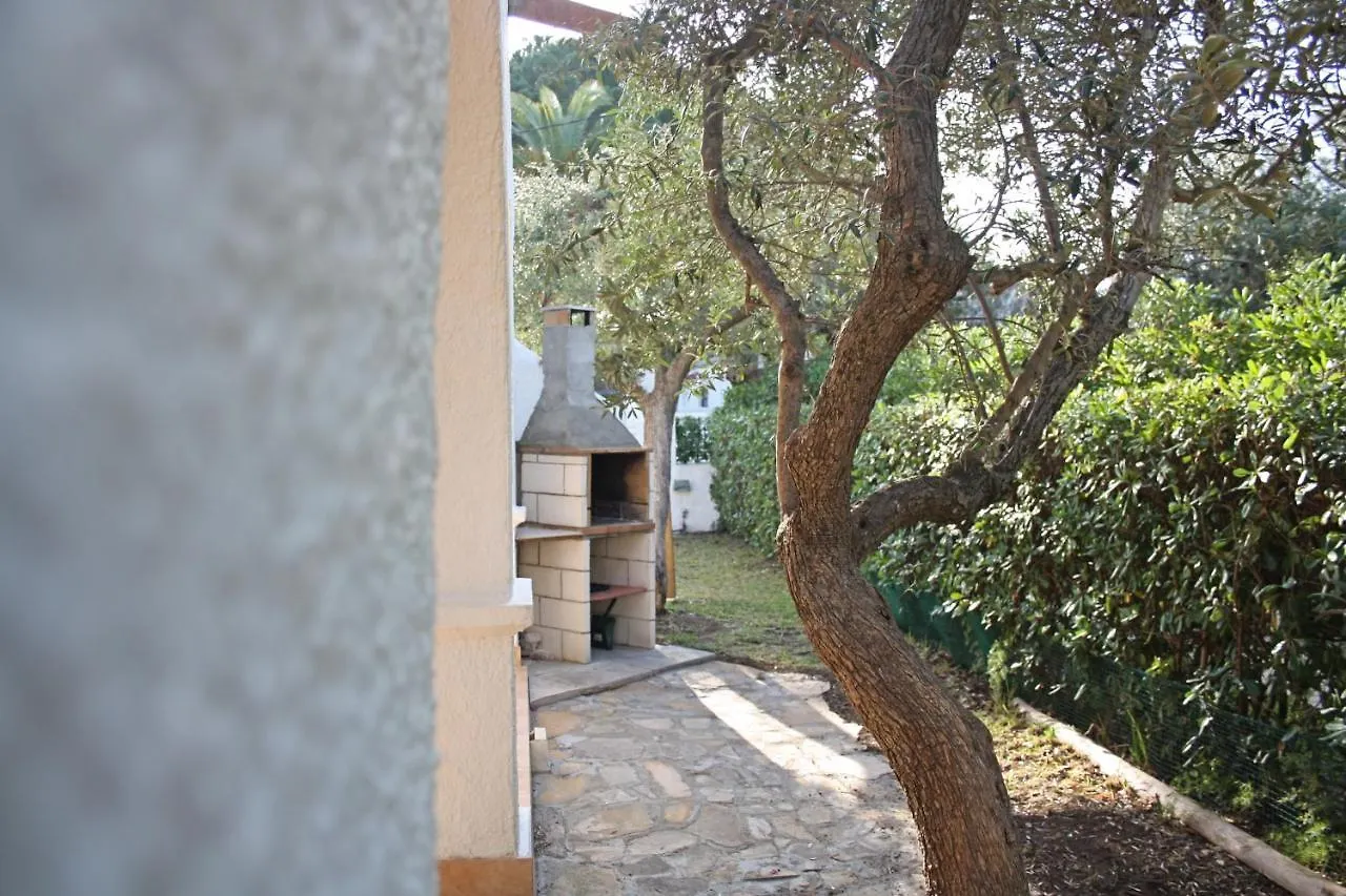 Charming Seafront Villa Cambrils