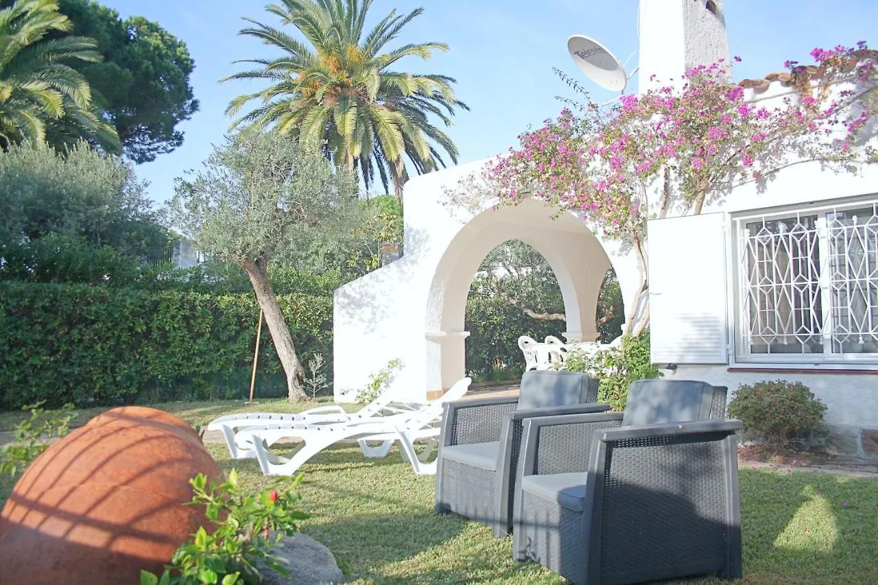 Charming Seafront Villa Cambrils
